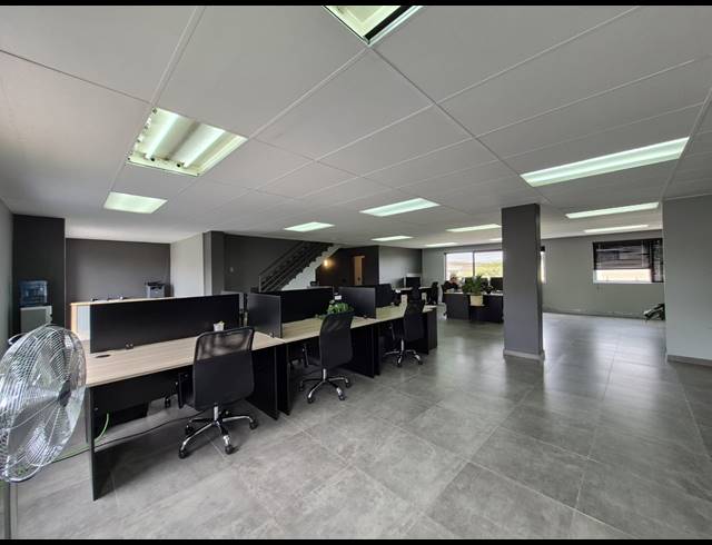 650M² OFFICE FOR SALE IN SUNNINGHILL